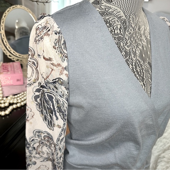 89th + Madison Ashleigh Faux Wrap Sweater Paisley Chiffon Sleeve Size Small NWT - Picture 5 of 12